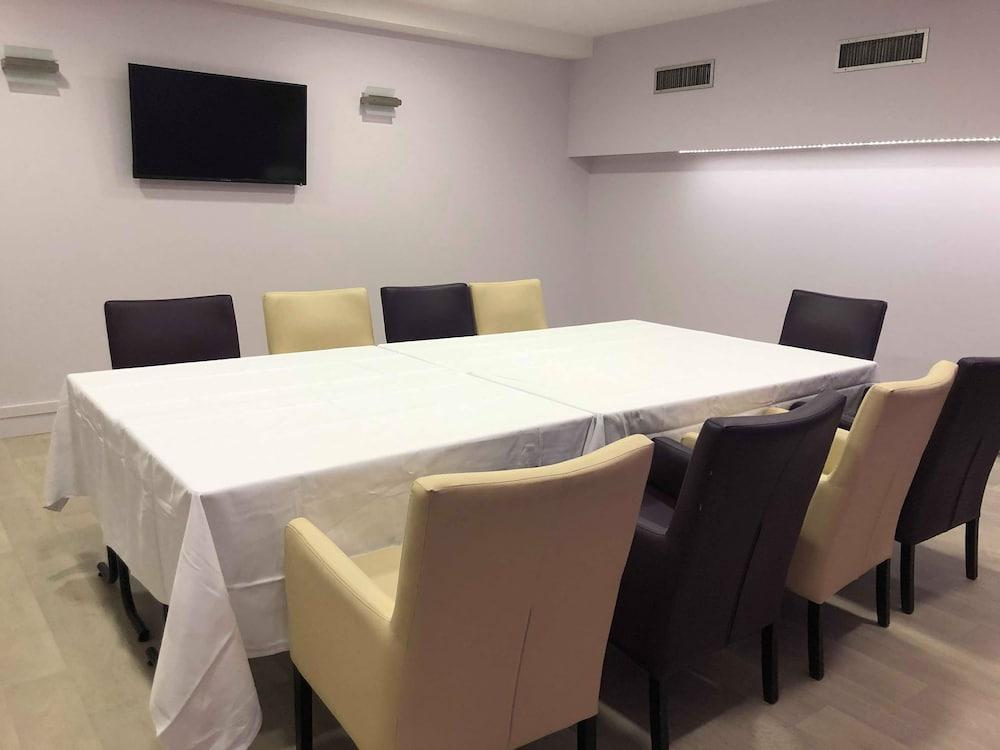 Logis - Hotel Du Nord Et Restaurant La Table D'Elisa Compiegne Ngoại thất bức ảnh